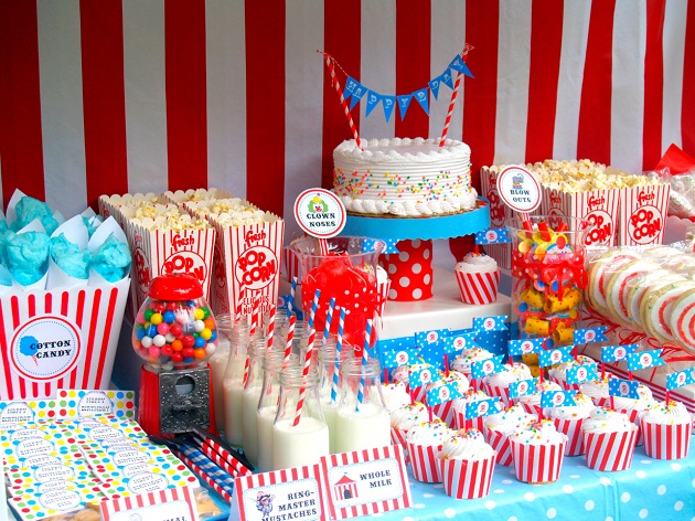 Circus party vintage at {guest Themed  feature} Party Celebrations themed  birthday cupcake Birthday Home