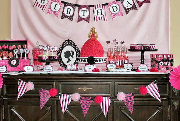 This Barbie inspired party was sent in by Ashley of Cupcake Express 