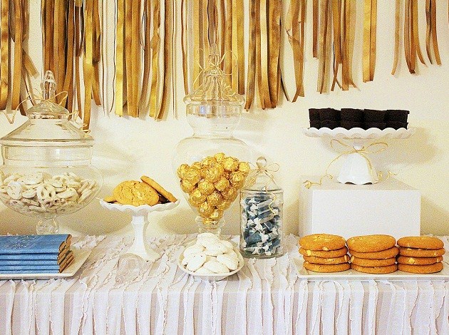 gold dessert table