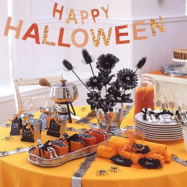 Simply Spooky Halloween Table