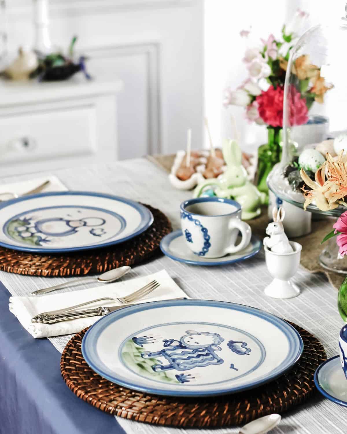 table setting using Hadley Pottery dishes for easter brunch.