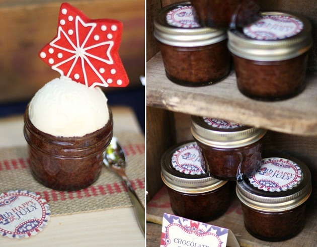 4th of July party ideas mini cakes in a jar