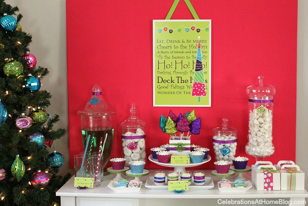 A bright & glittery holiday party is perfect for the entire family. Get some fabulous ideas for a treat table, here.