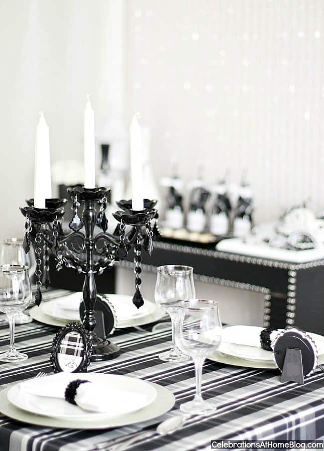 Back Porch Musings: ~A Black and White Table~  Black and white dishes,  Black and white decor, Vintage dishes