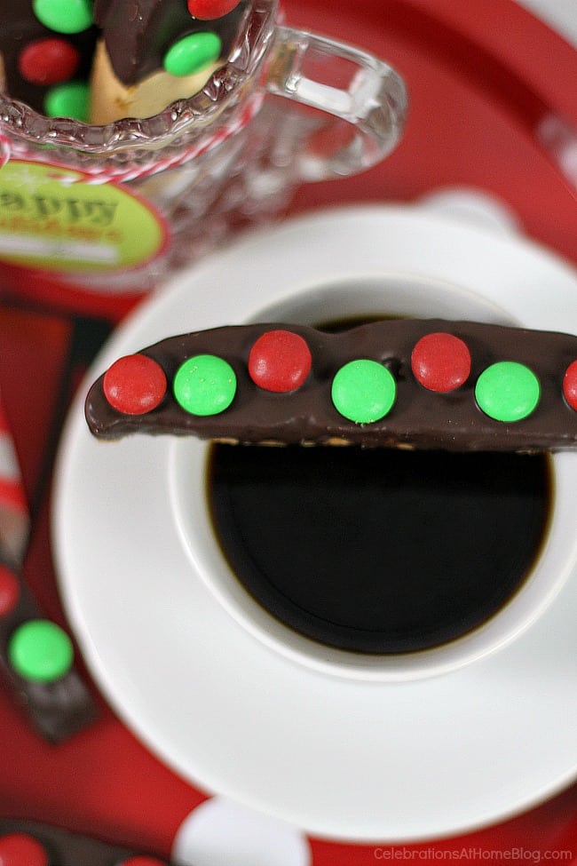 easy chocolate dipped biscotti holiday treats.