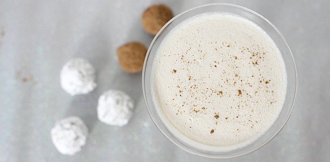 Grown-Up “Cookies & Milk” Kahlúa Balls & Winter White Cocktail