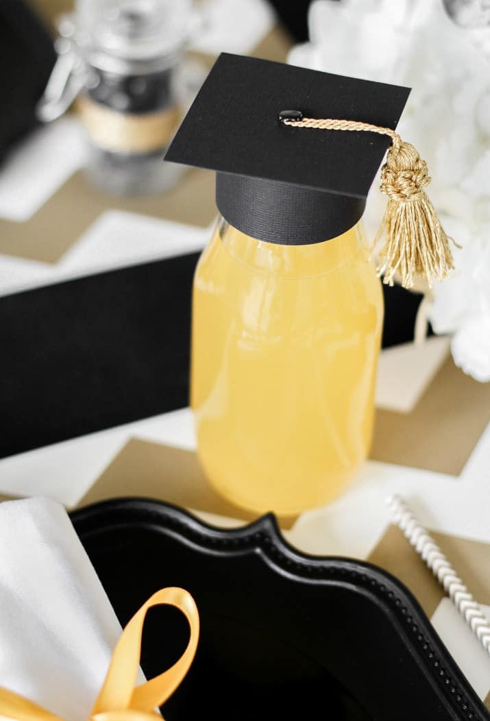 graduation table decor, diy