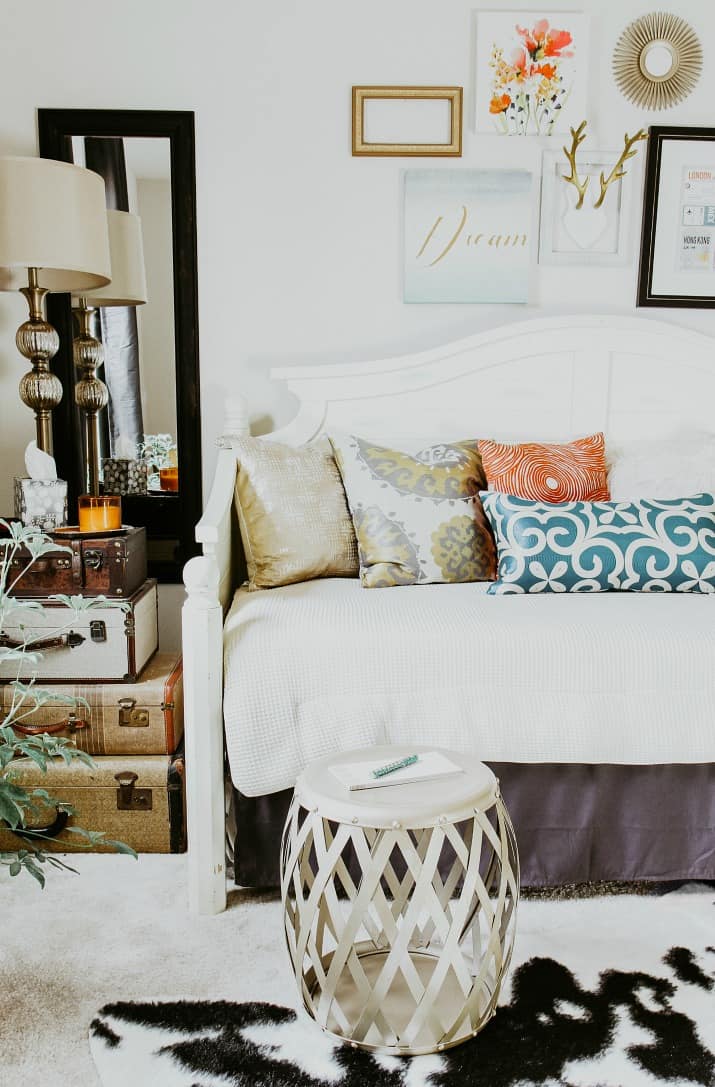 How to Get Your Guest Room Ready (Checklist)