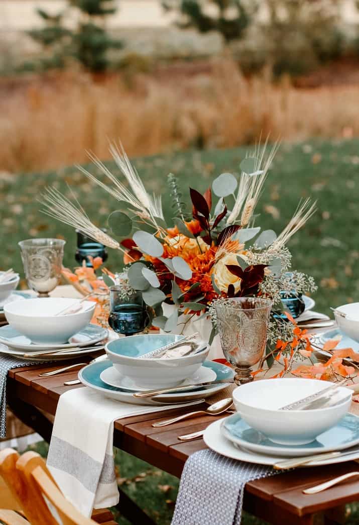 Simple & Elegant Thanksgiving Table Setting for 2020