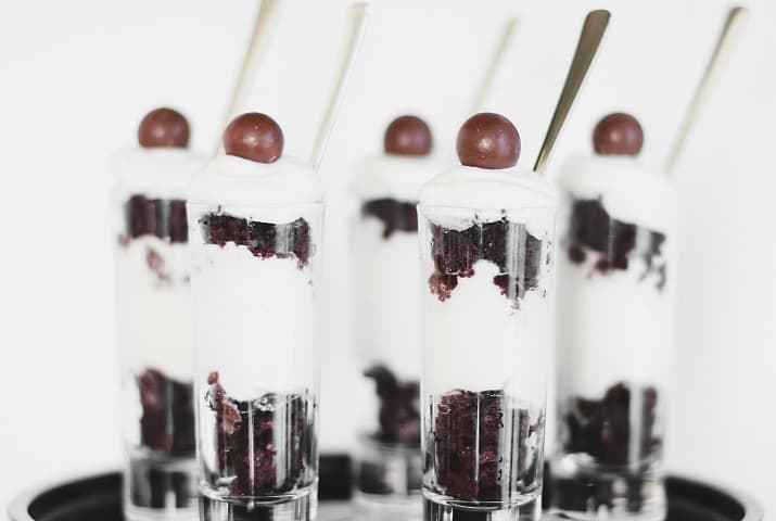 Black & White Parfaits Mini Desserts