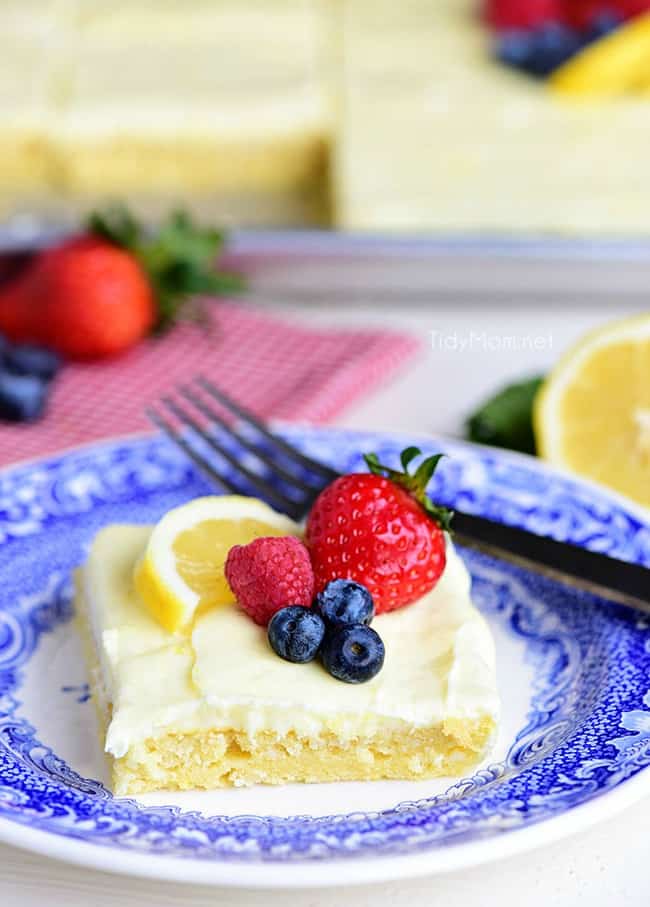 this lemon sheet cake is perfect for your next backyard picnic party