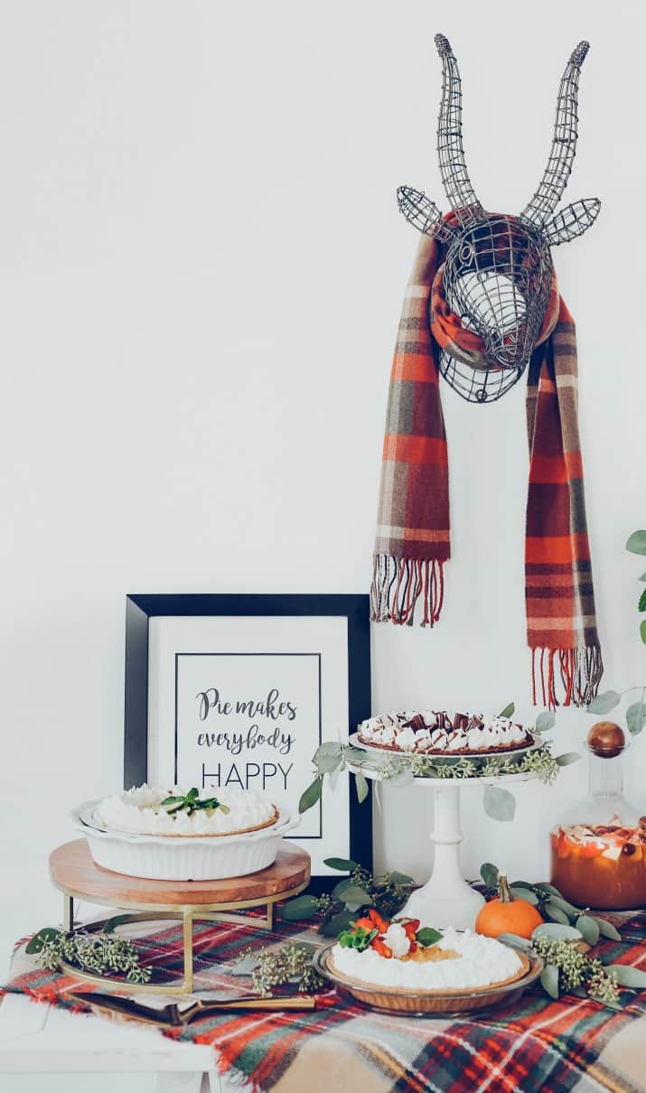 how to set up an easy pie table for entertaining