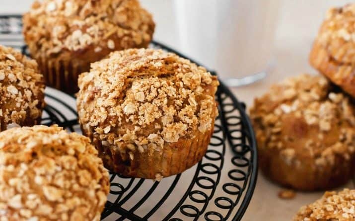 Homemade Spice Muffins with Oatmeal Crunch Topping Recipe