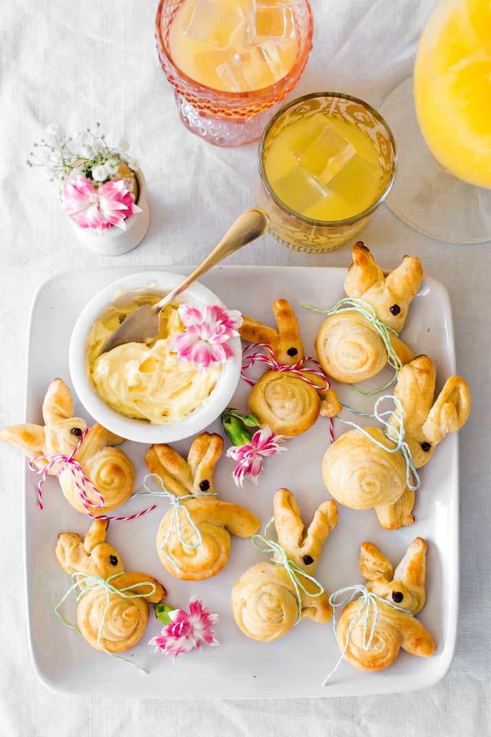 Easter bunny bread rolls