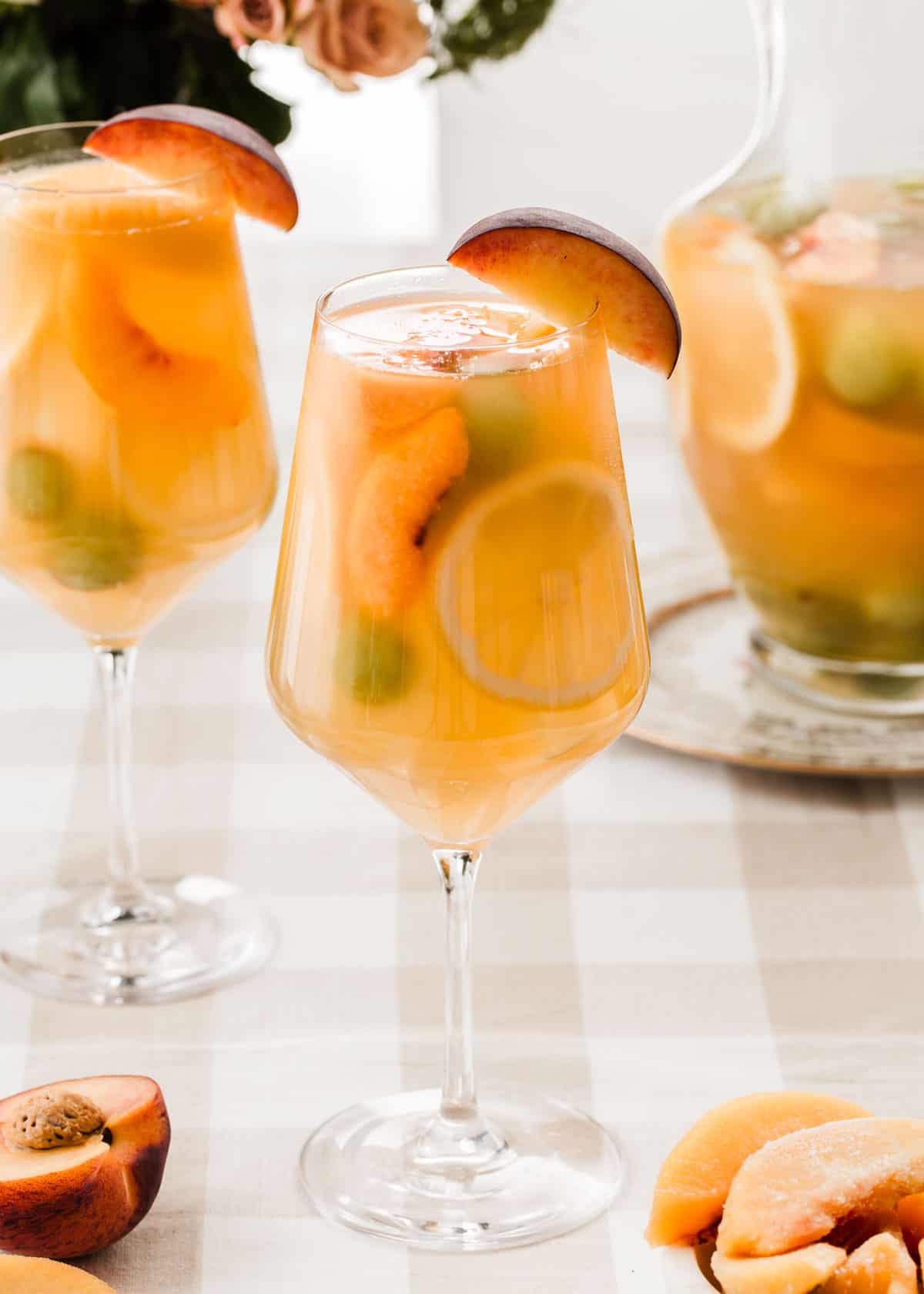 image Sangria Rouge, Peach Sangria, White Sangria, Peach Juice🐈 Conheça ...