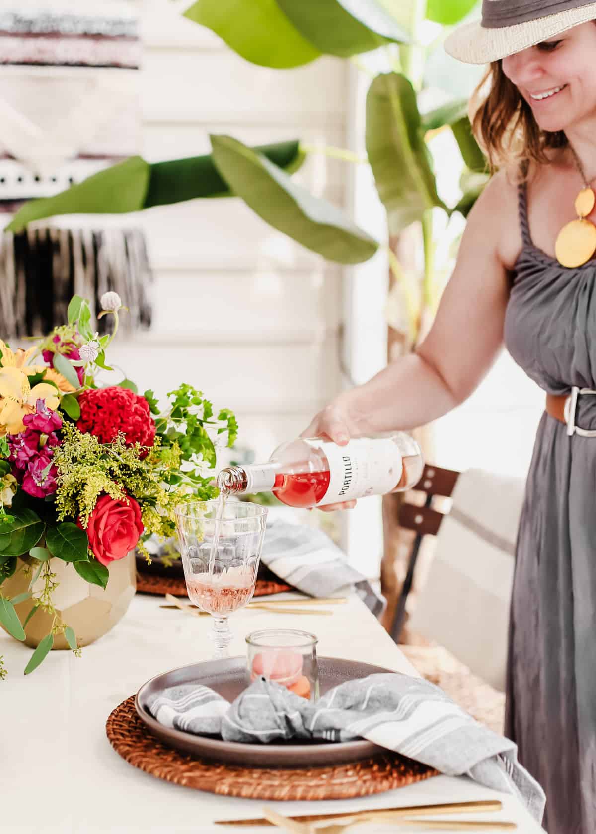 How To: Host A Successful Dinner Party – ApronWarehouse