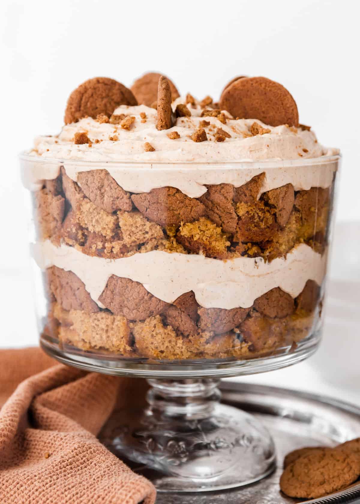 Thanksgiving trifle in trifle bowl, with cookies on top.