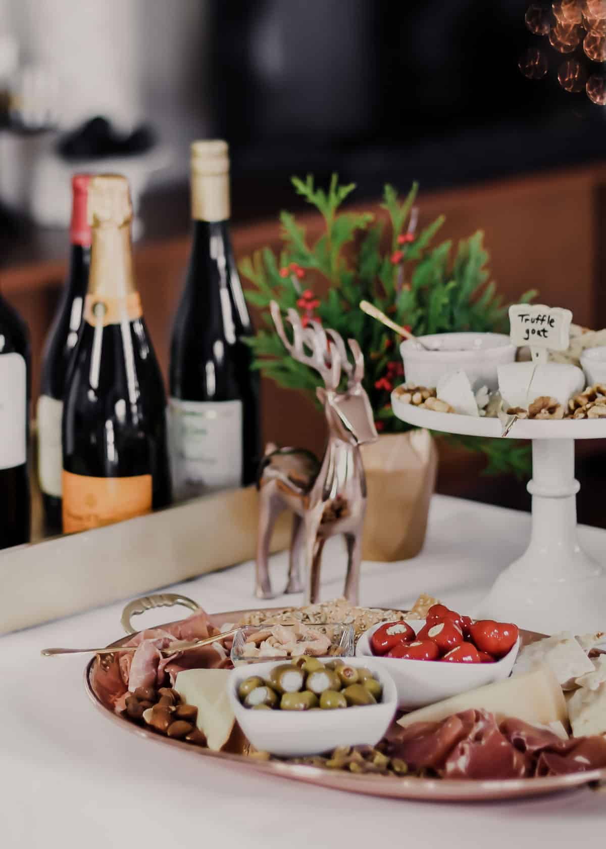 How to Host a Christmas Cocktail Party
